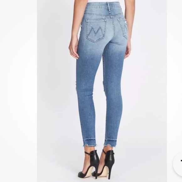 MOTHER High Waisted Looker Ankle Chew Jeans in Push the Envelope inseam 29”. - Picture 4 of 17